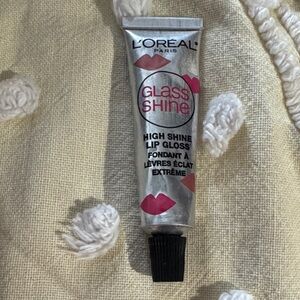 L'Oreal Glass Shine High Shine Lip Gloss - Pink